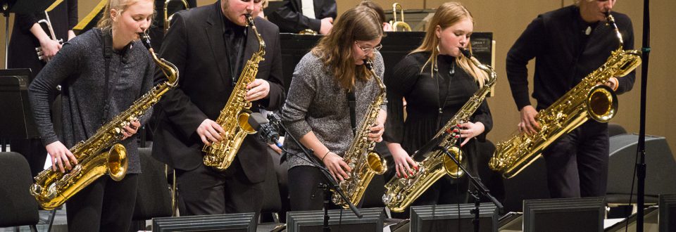 CJPStandingSaxes